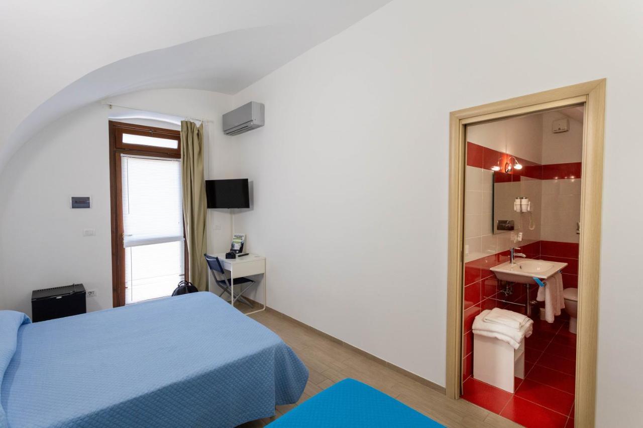 Z'Bass Rooms Termoli Eksteriør billede